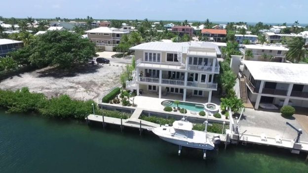 METICULOUSLY APPOINTED IN ISLAMORADA