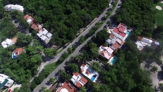 INCREIBLE CASA A LA VENTA A DOS PASOS DEL MAR CARIBE